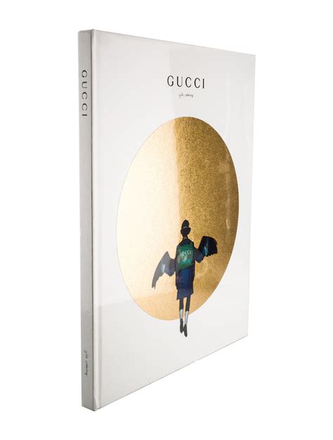 gucci 2017 gift book